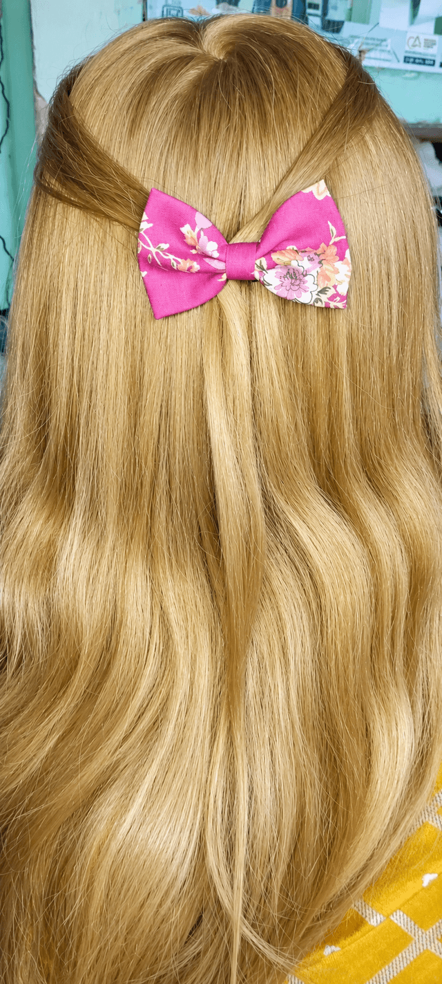π Pretty Pink Bow β Sweet & Elegant!